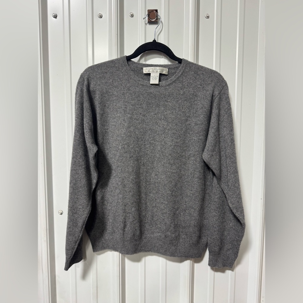 100% Cashmere Crewneck Sweater in Gray Size Large
